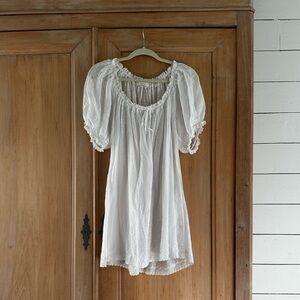 Doen White Lace-Trimmed Chemise